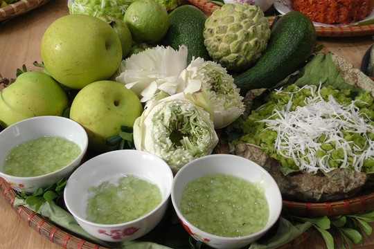 Lạ mắt mâm hoa, quả lễ Vu Lan